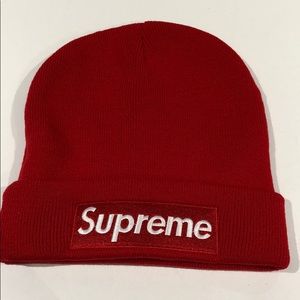 Supreme red snow cap